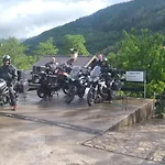 Prenociste Na Drini-vikendica 2 بيت للعطل فوتشا