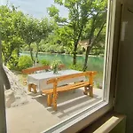 Prenociste Na Drini-vikendica 2 * فوتشا