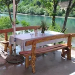 Prenociste Na Drini-vikendica 2 بيت للعطل