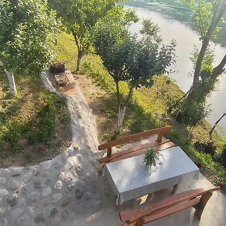 Prázdninový dům Prenociste Na Drini-vikendica 2 *