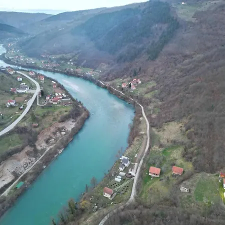 Prenociste Na Drini-vikendica 2 Foča