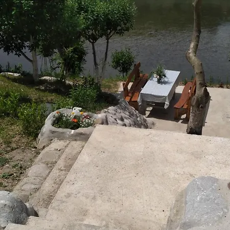 Prenociste Na Drini-vikendica 2 *