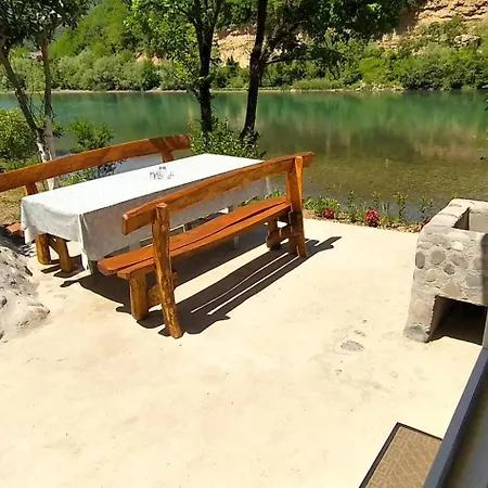 Prenociste Na Drini-vikendica 2 Foča