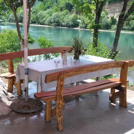 Prenociste Na Drini-vikendica 2 Nyaraló