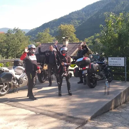 Prenociste Na Drini-vikendica 2 Foča