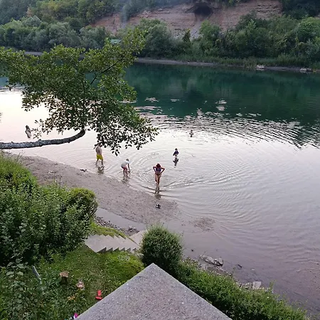 Prenociste Na Drini-vikendica 2 Foca