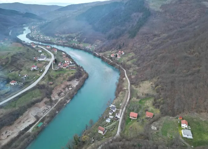 Prenociste Na Drini-vikendica 2 Foca